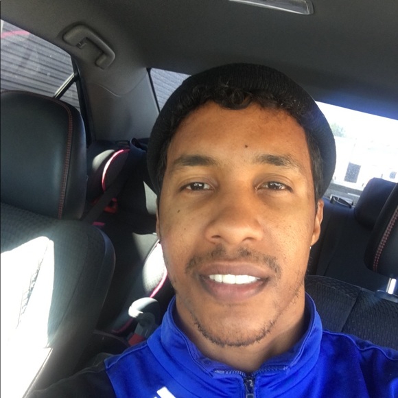 Meet your Posher, Carlos - Picture 1 of 1